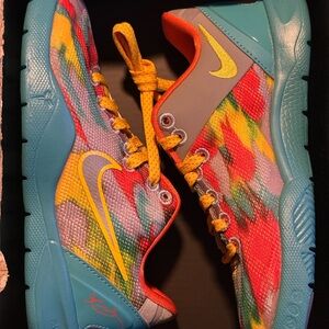 Vibrant Yellow and Red Athletic Shoes for Dynamic Performance